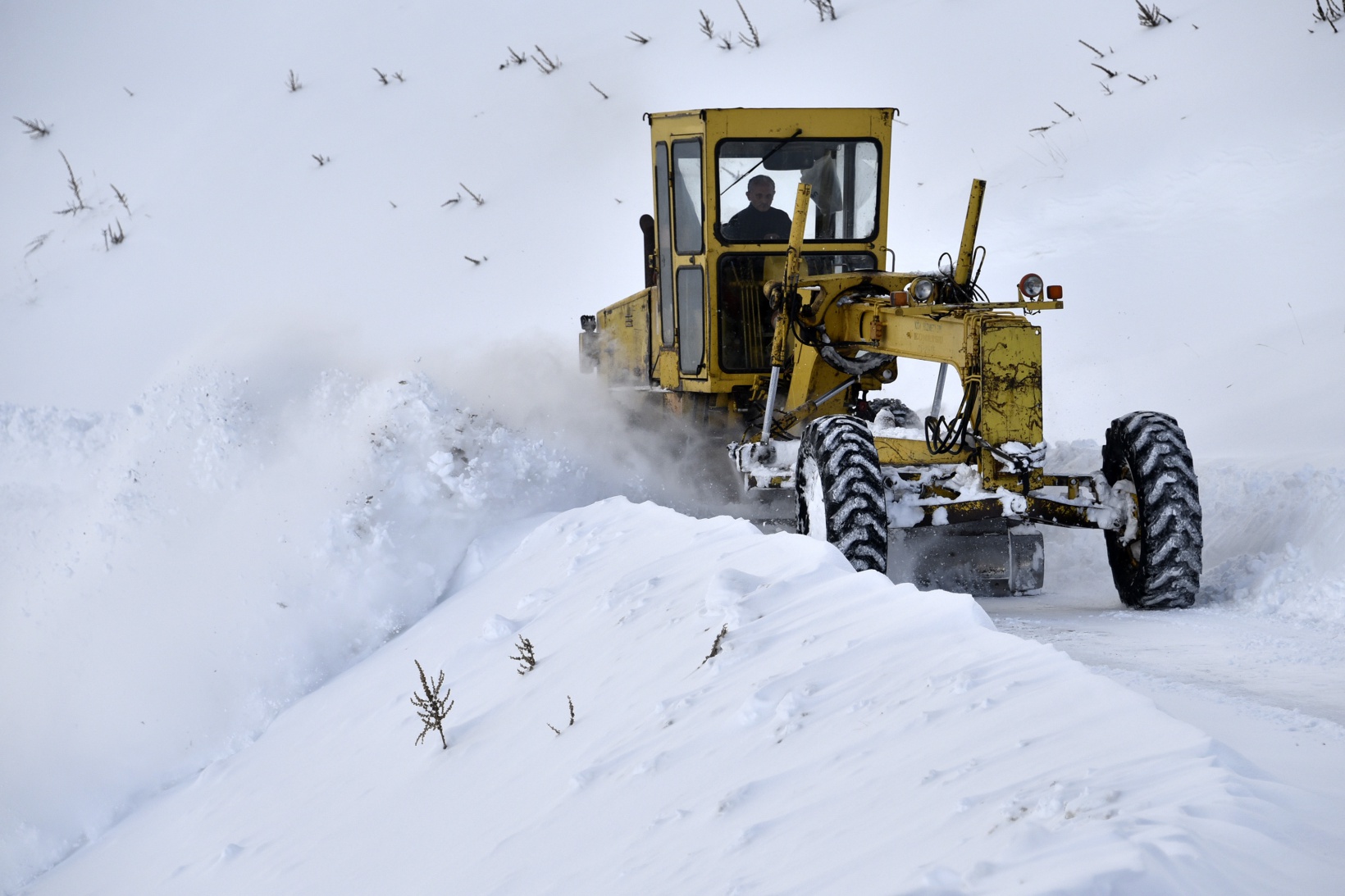Gümüşhane’de karla mücadele çalışmaları devam ediyor 24