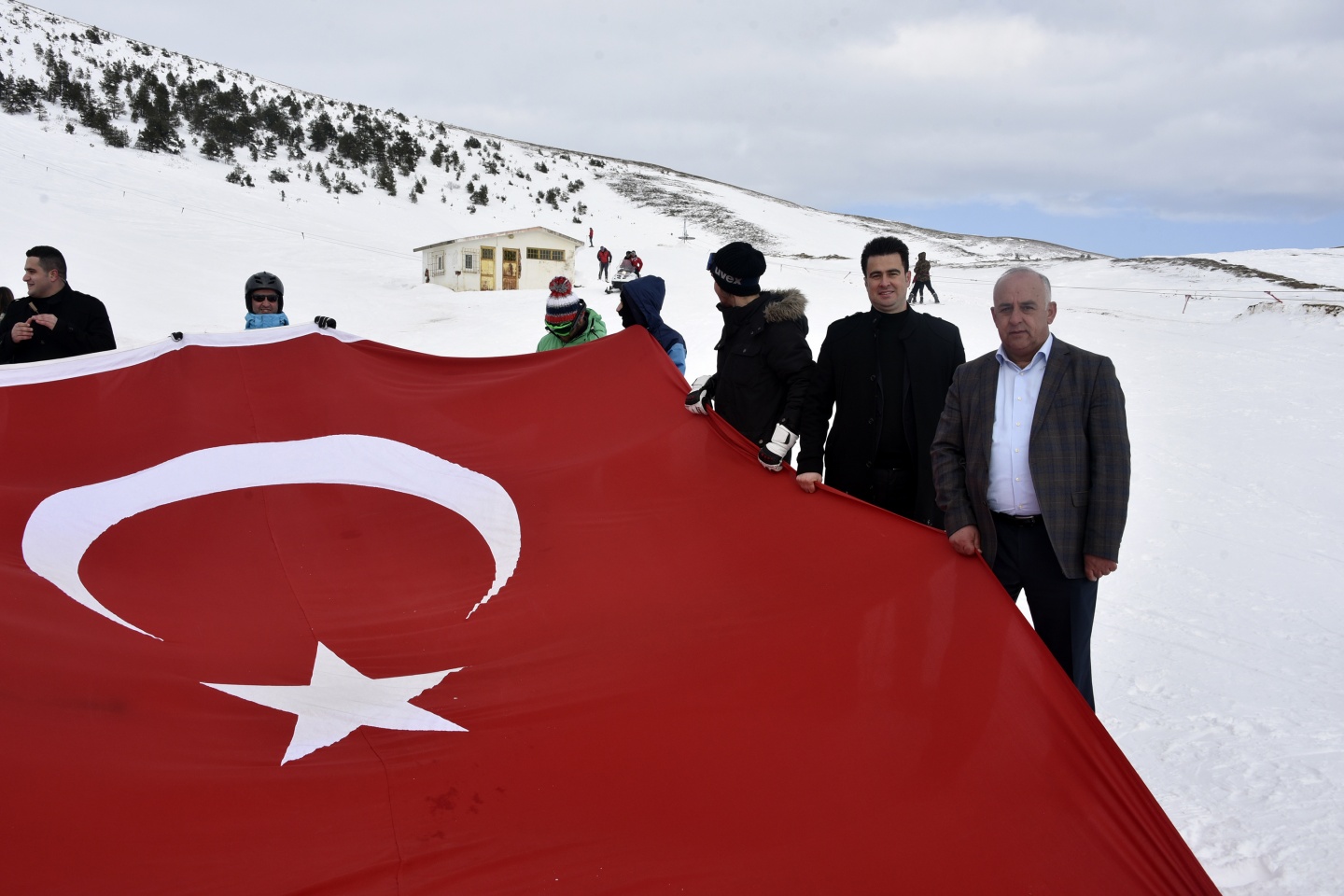 Doğu Karadeniz’in tek kayak merkezi Zigana’da sezon açıldı 33