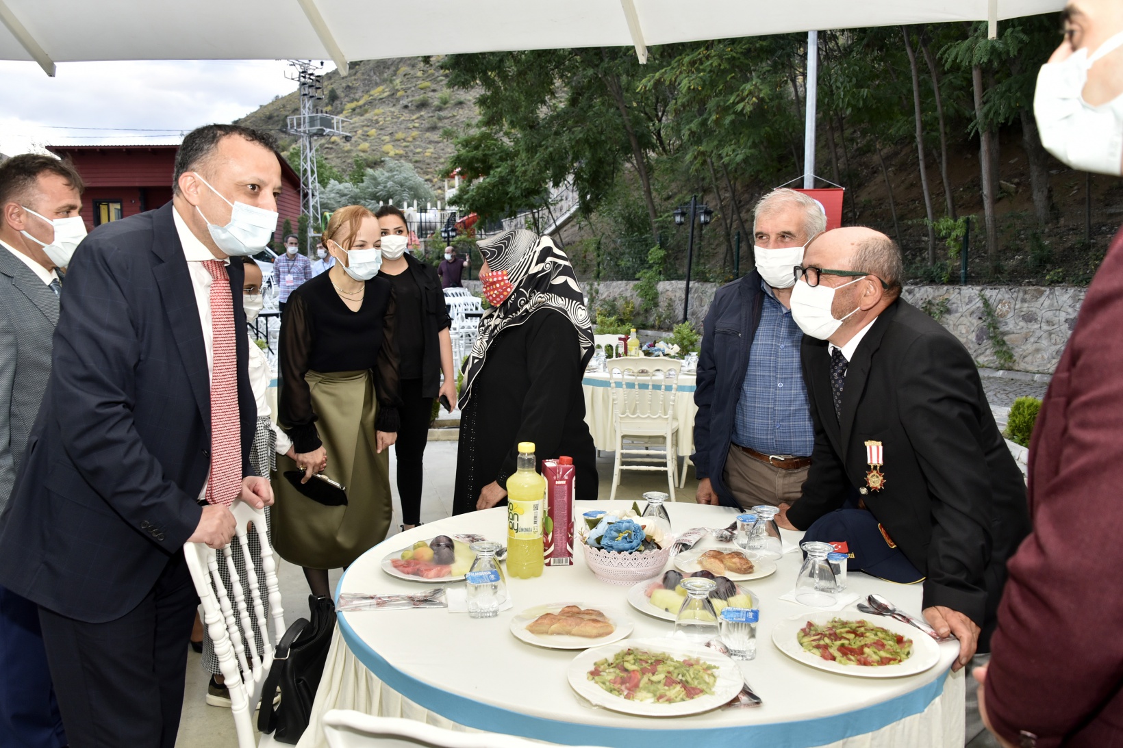 Gümüşhane’de şehit aileleri ve gaziler onuruna yemek verildi 4