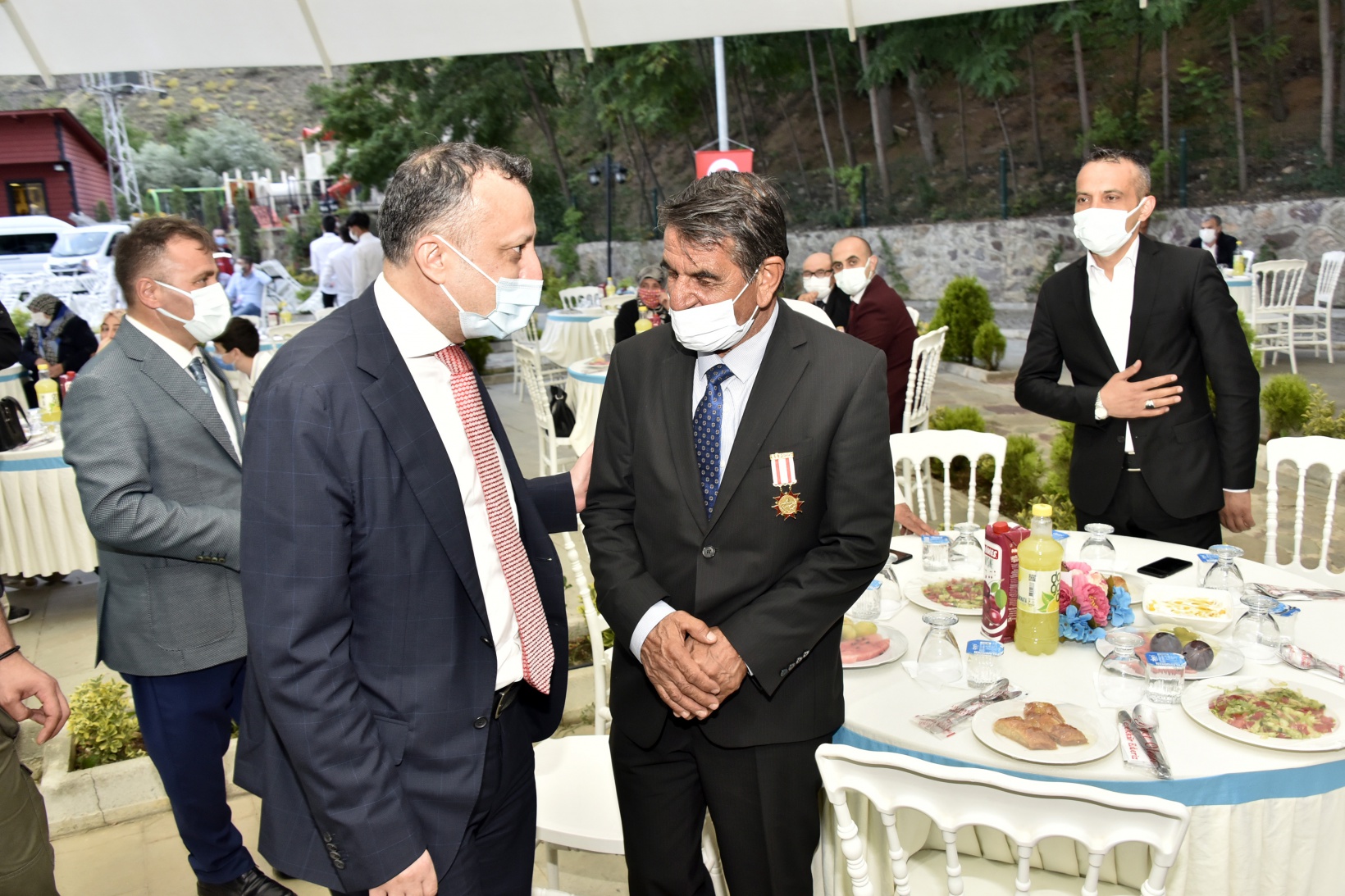 Gümüşhane’de şehit aileleri ve gaziler onuruna yemek verildi 27