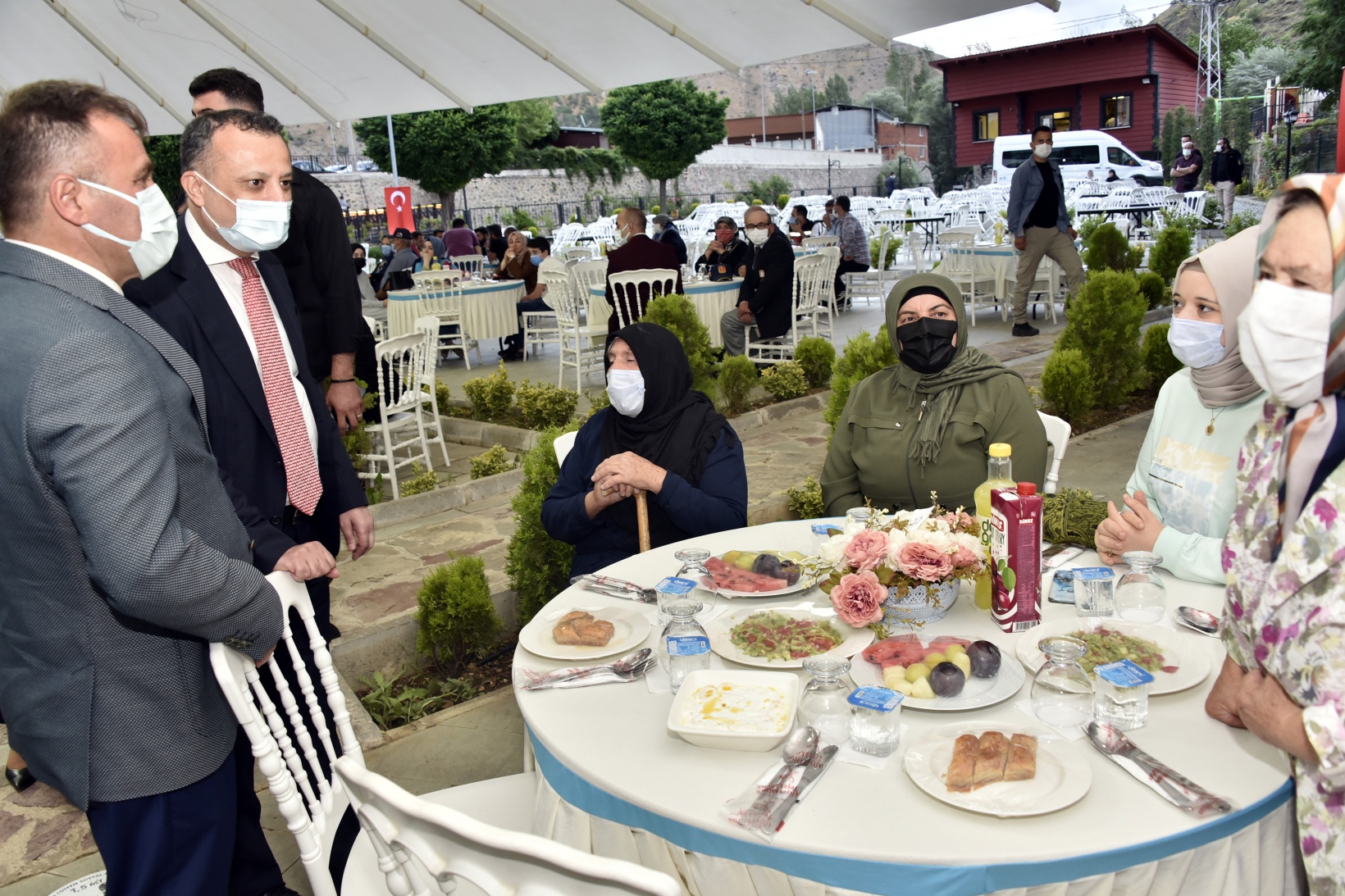 Gümüşhane’de şehit aileleri ve gaziler onuruna yemek verildi 17