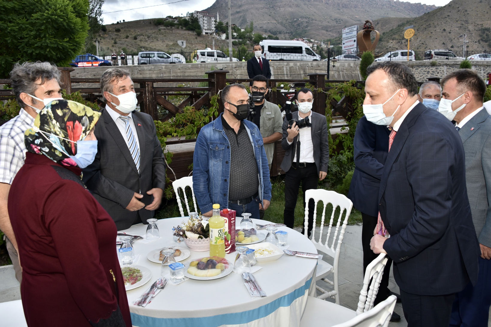 Gümüşhane’de şehit aileleri ve gaziler onuruna yemek verildi 12