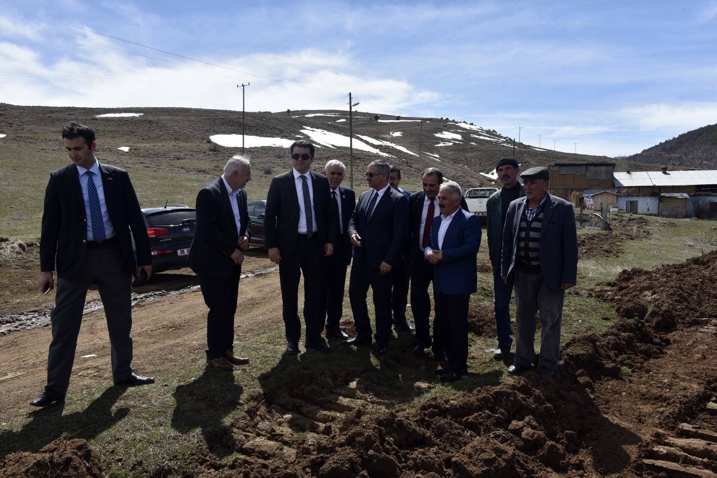 Yeşilpınar futbol sahasında çalışmalar başladı 4