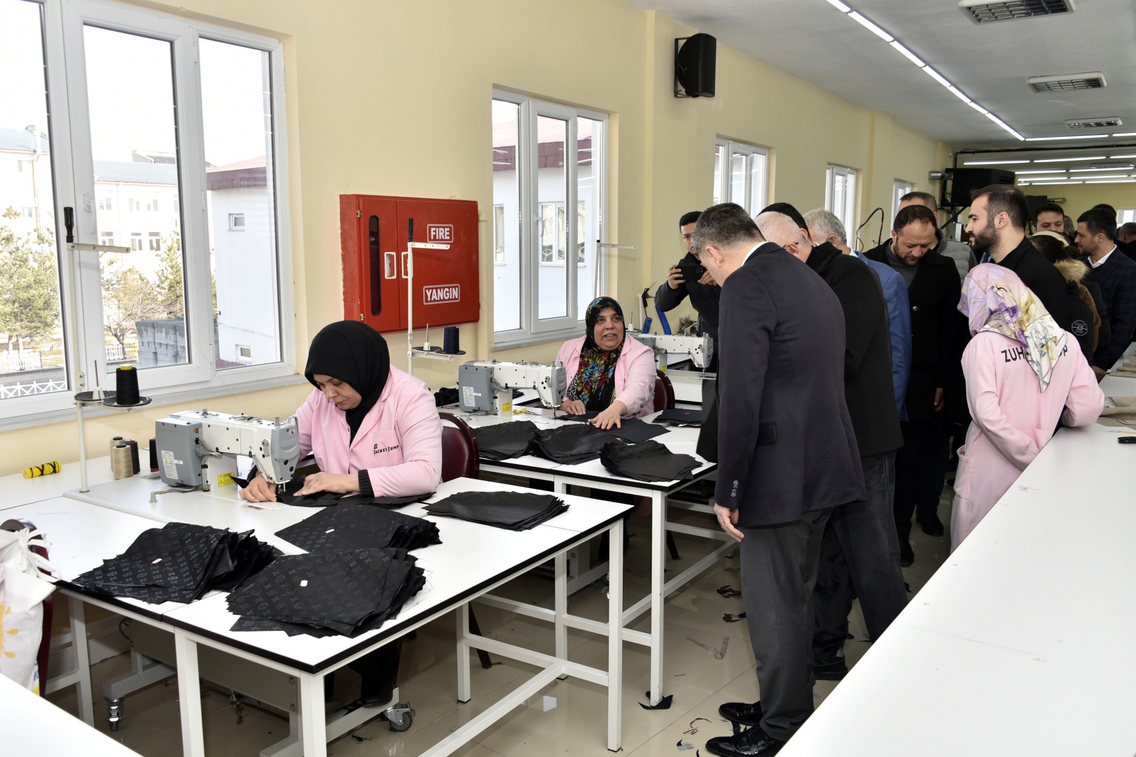 Kelkit’te tamamı kadın çalışanlardan oluşan tekstil atölyesi açıldı   20