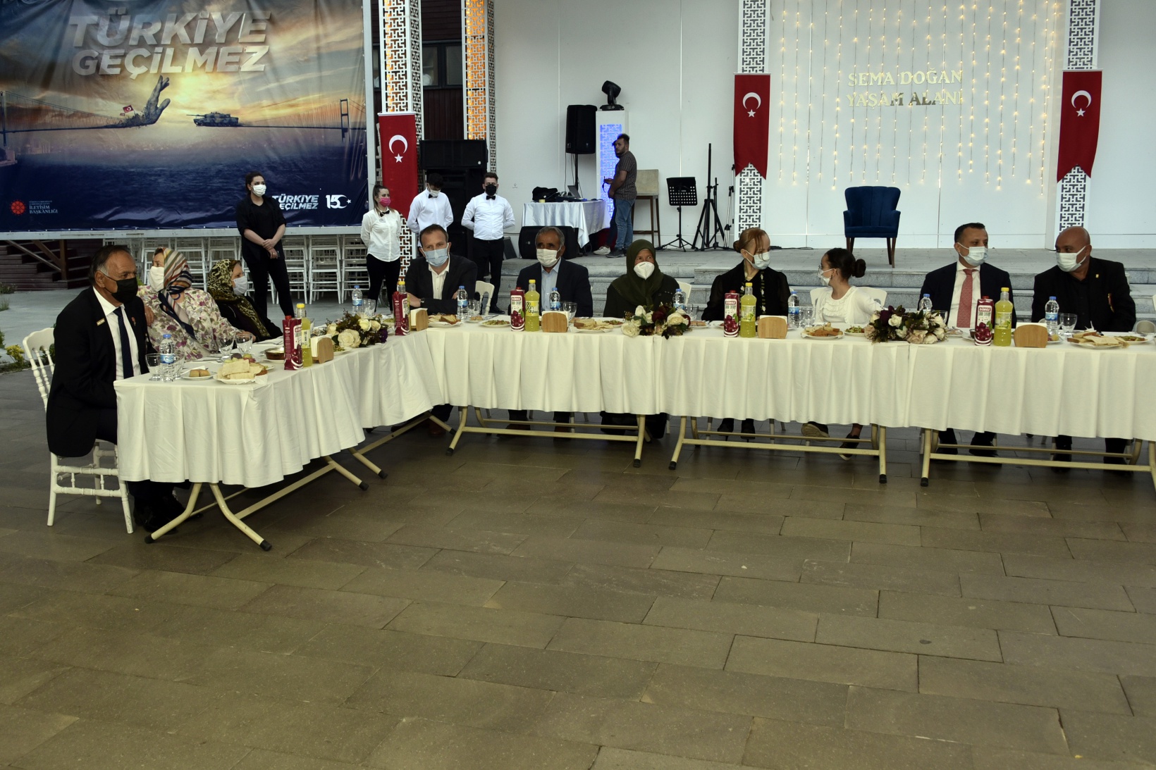 Gümüşhane’de şehit aileleri ve gaziler onuruna yemek verildi 11