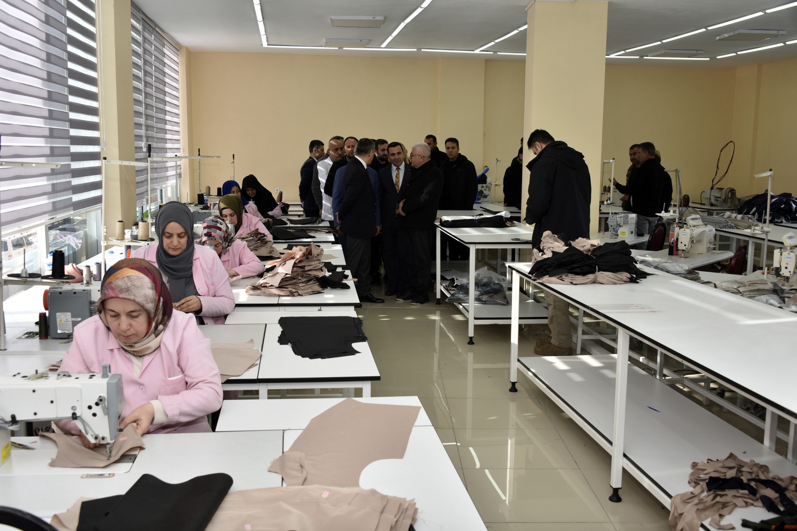 Kelkit’te tamamı kadın çalışanlardan oluşan tekstil atölyesi açıldı   24