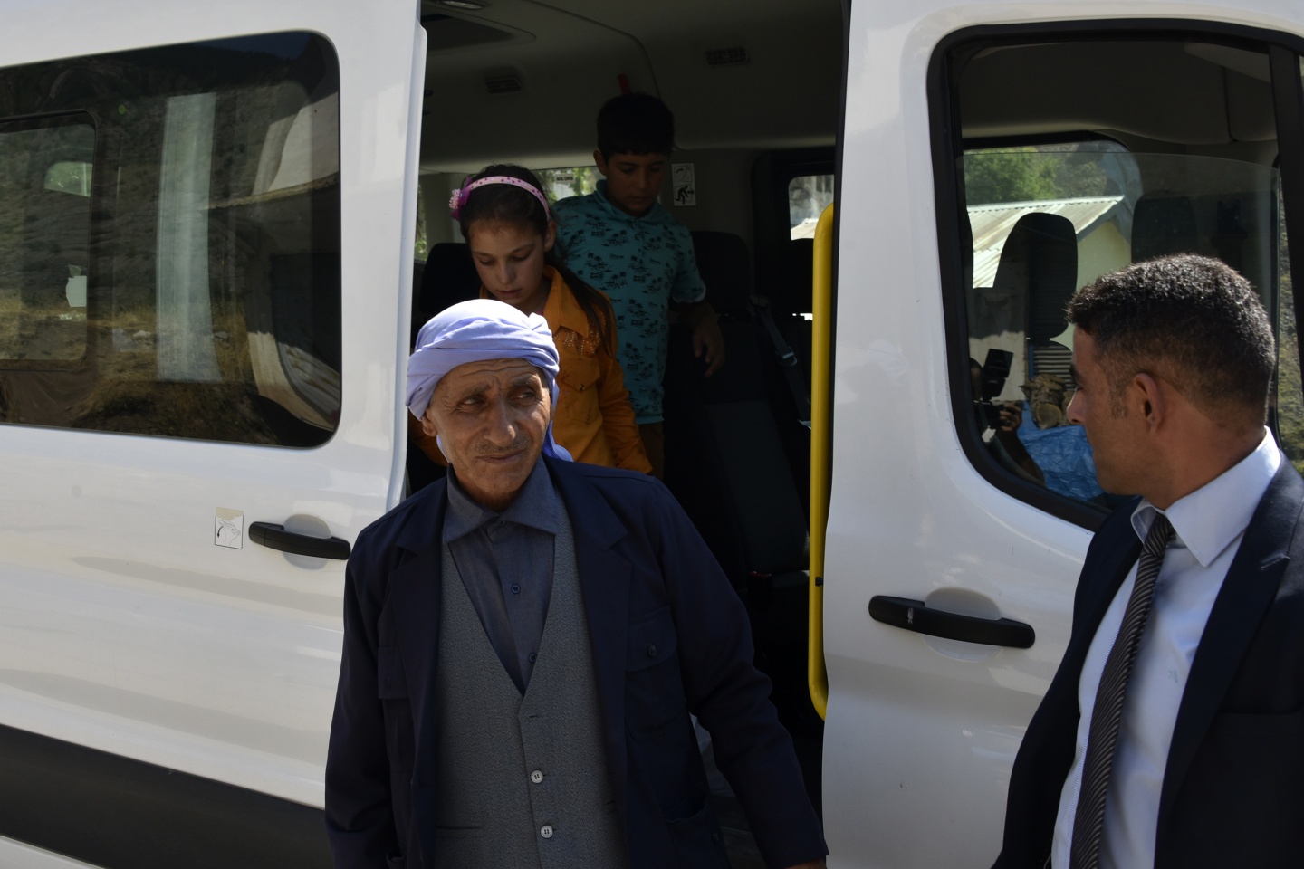 Şehit öğretmen Necmettin Yılmaz’ın öğrencilerinden ailesine taziye ziyareti 1