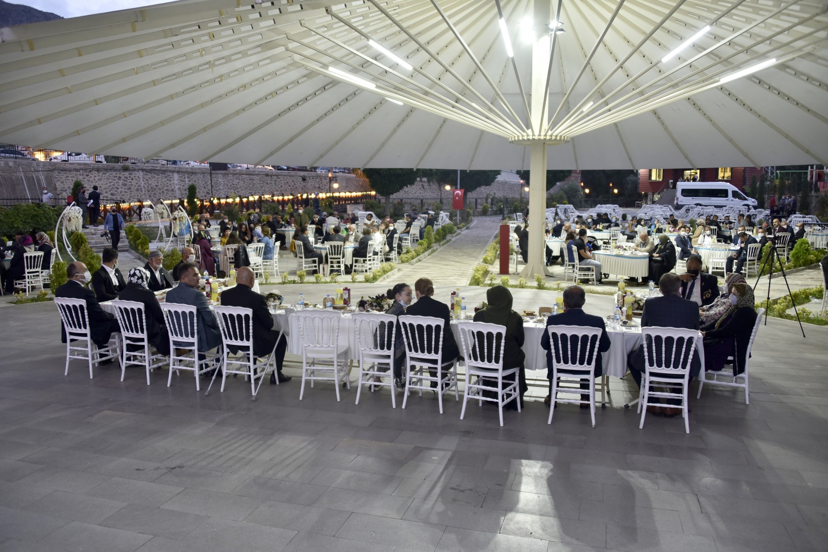 Gümüşhane’de şehit aileleri ve gaziler onuruna yemek verildi 32