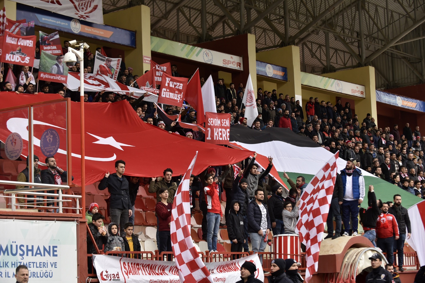 Gümüş sahasındaki ilk mağlubiyetini aldı: 0-2 14
