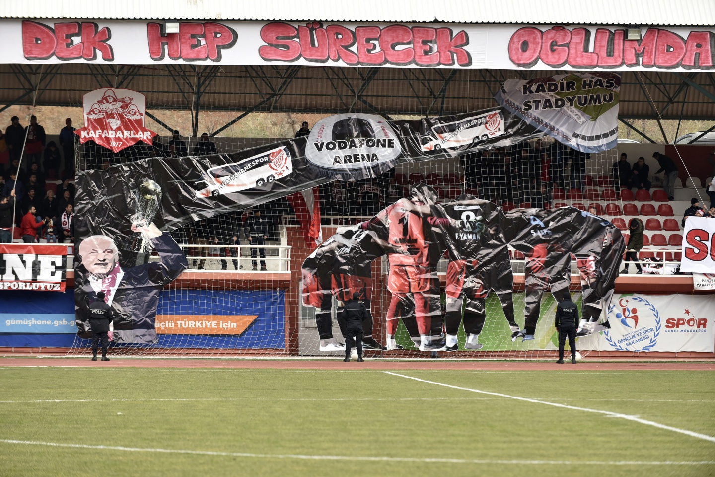 Gümüş sahasındaki ilk mağlubiyetini aldı: 0-2 19