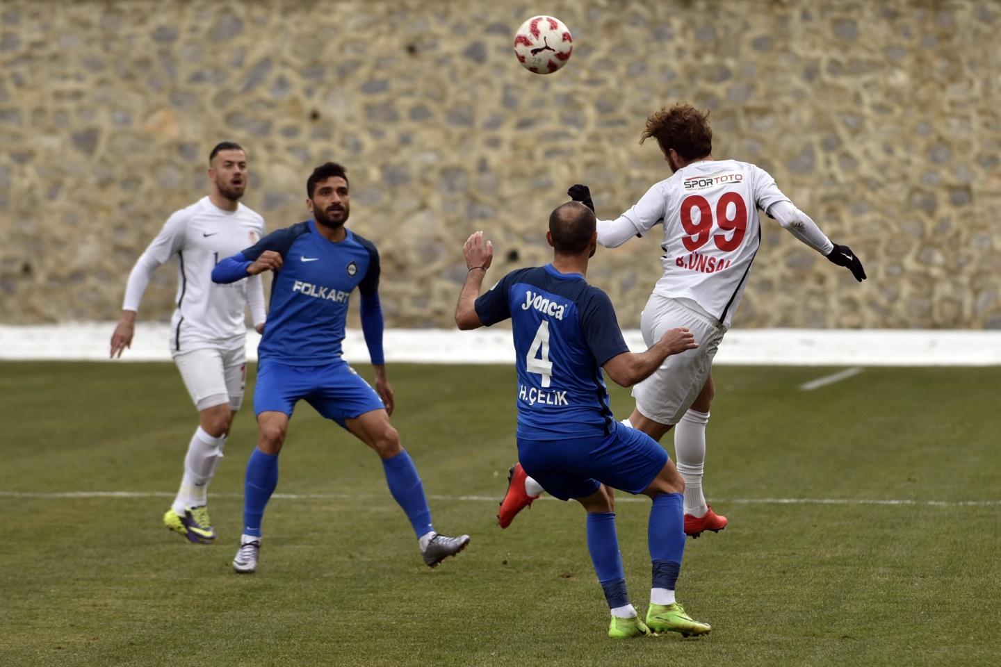 Gümüş sahasındaki ilk mağlubiyetini aldı: 0-2 28