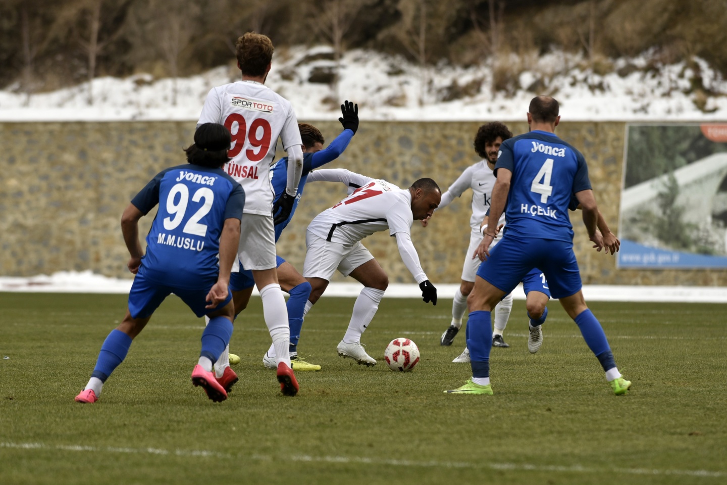 Gümüş sahasındaki ilk mağlubiyetini aldı: 0-2 36
