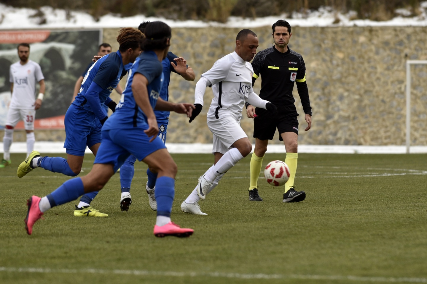 Gümüş sahasındaki ilk mağlubiyetini aldı: 0-2 33