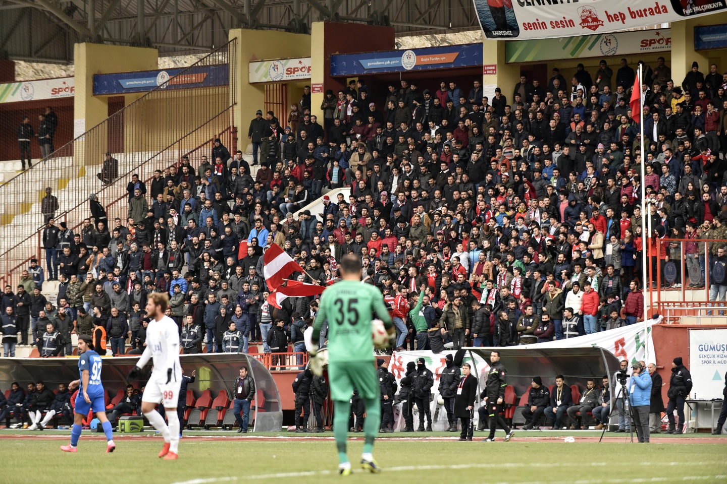 Gümüş sahasındaki ilk mağlubiyetini aldı: 0-2 56