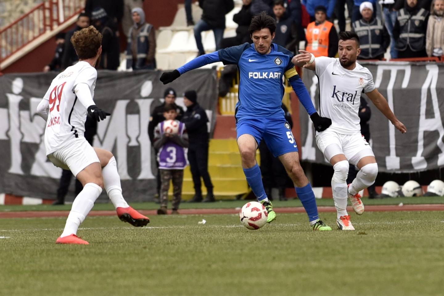 Gümüş sahasındaki ilk mağlubiyetini aldı: 0-2 62