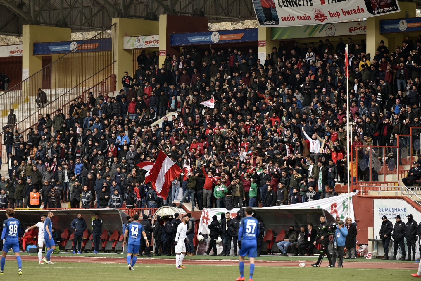 Gümüş sahasındaki ilk mağlubiyetini aldı: 0-2 77