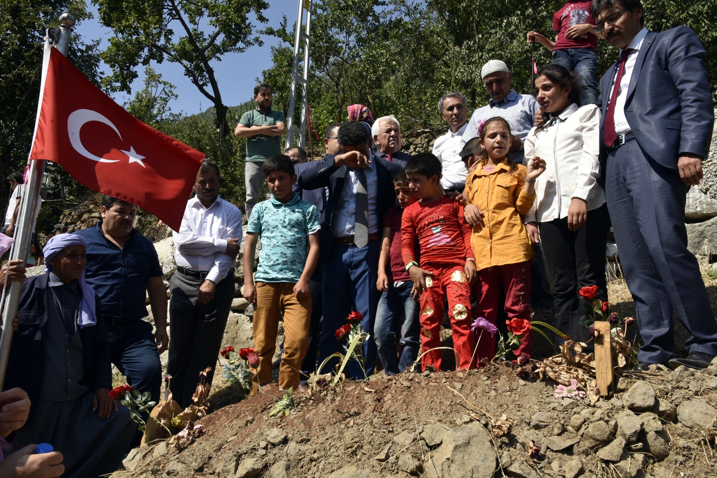 Şehit öğretmen Necmettin Yılmaz’ın öğrencilerinden ailesine taziye ziyareti 31