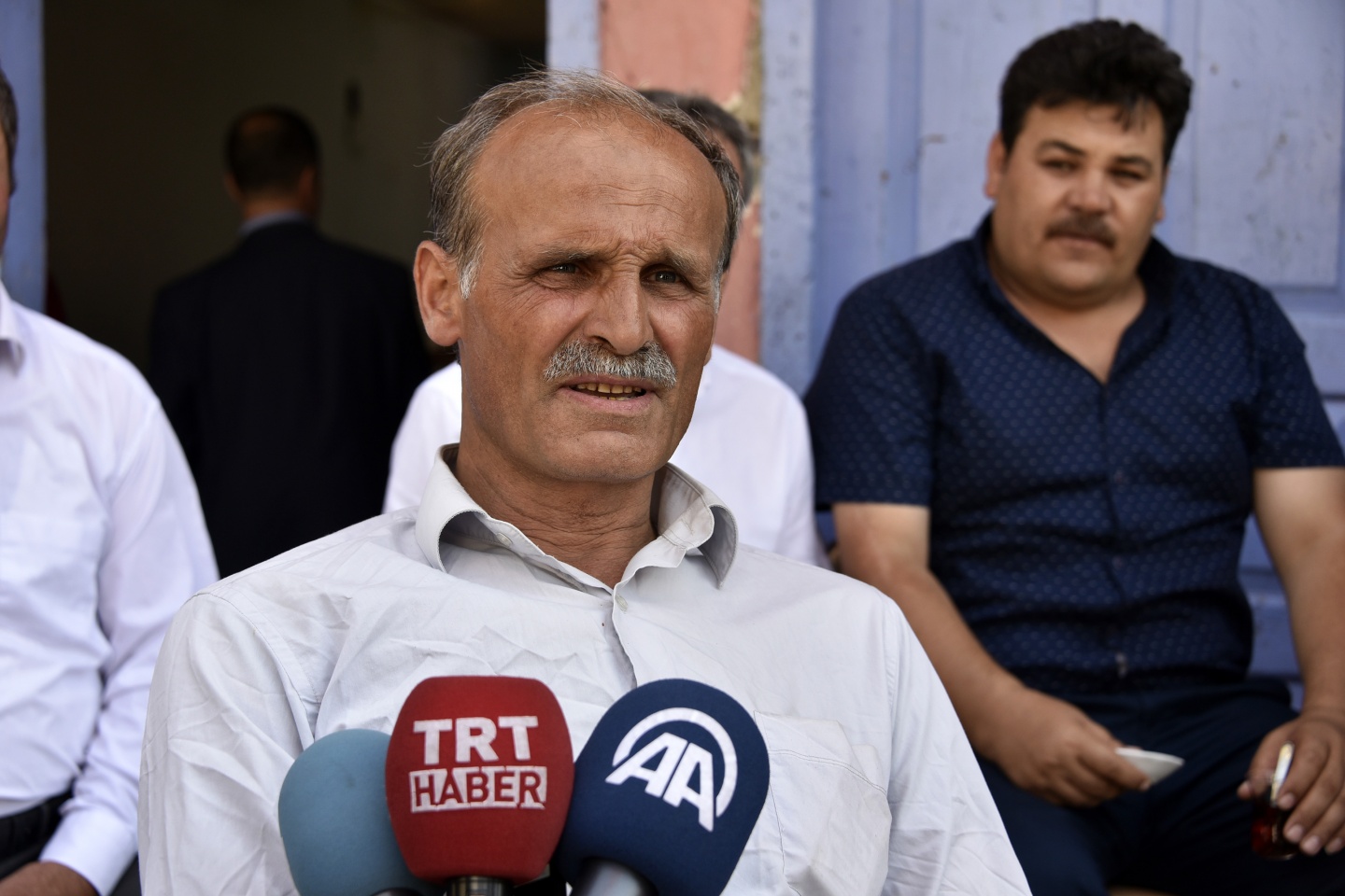 Şehit öğretmen Necmettin Yılmaz’ın öğrencilerinden ailesine taziye ziyareti 29