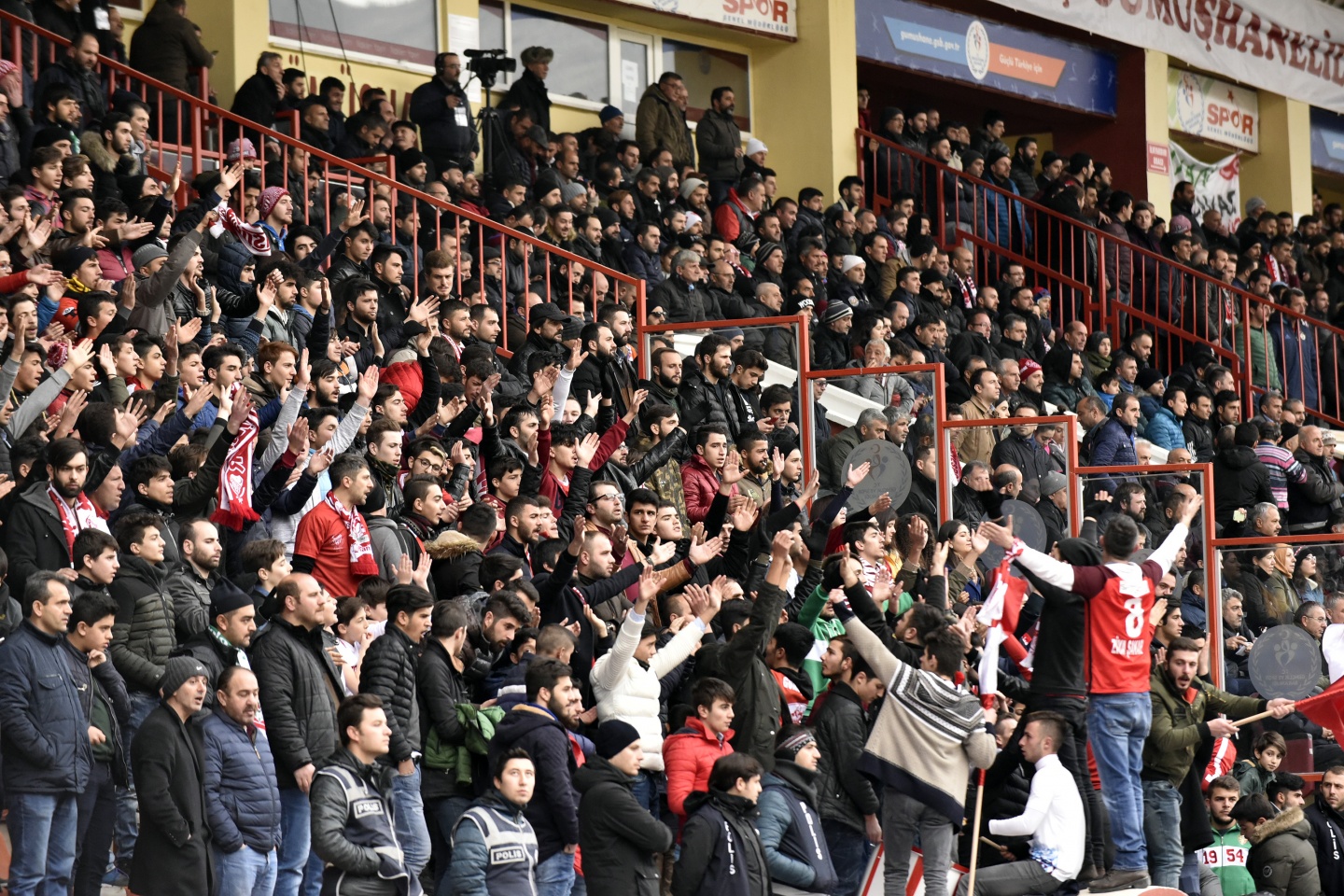 Gümüş sahasındaki ilk mağlubiyetini aldı: 0-2 86