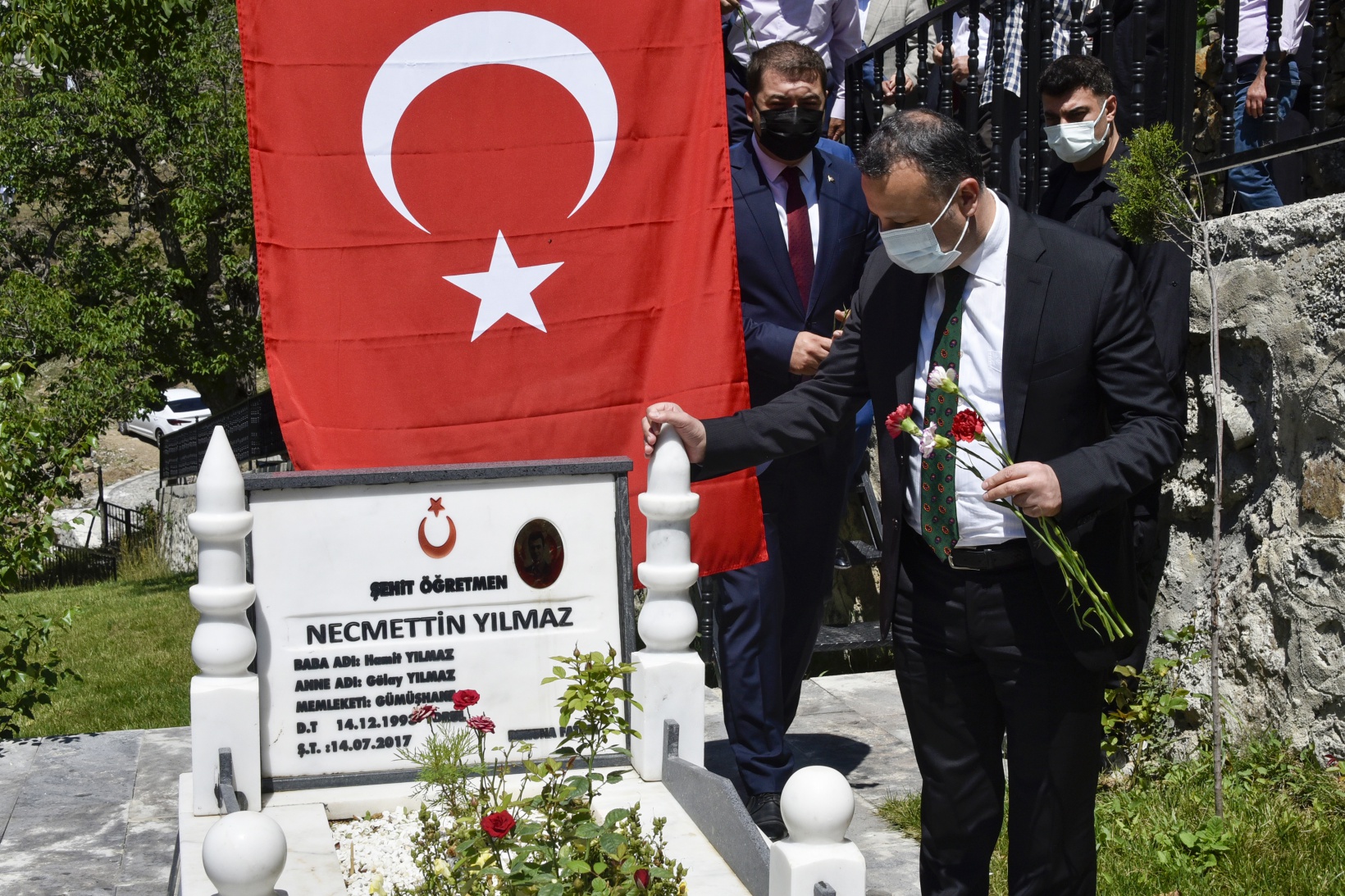 Necmettin Öğretmen şehadetinin 4.yılında kabri başında anıldı 13