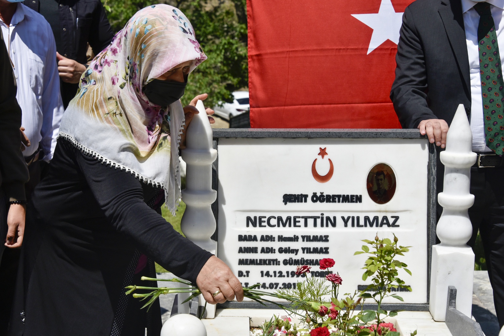 Necmettin Öğretmen şehadetinin 4.yılında kabri başında anıldı 1