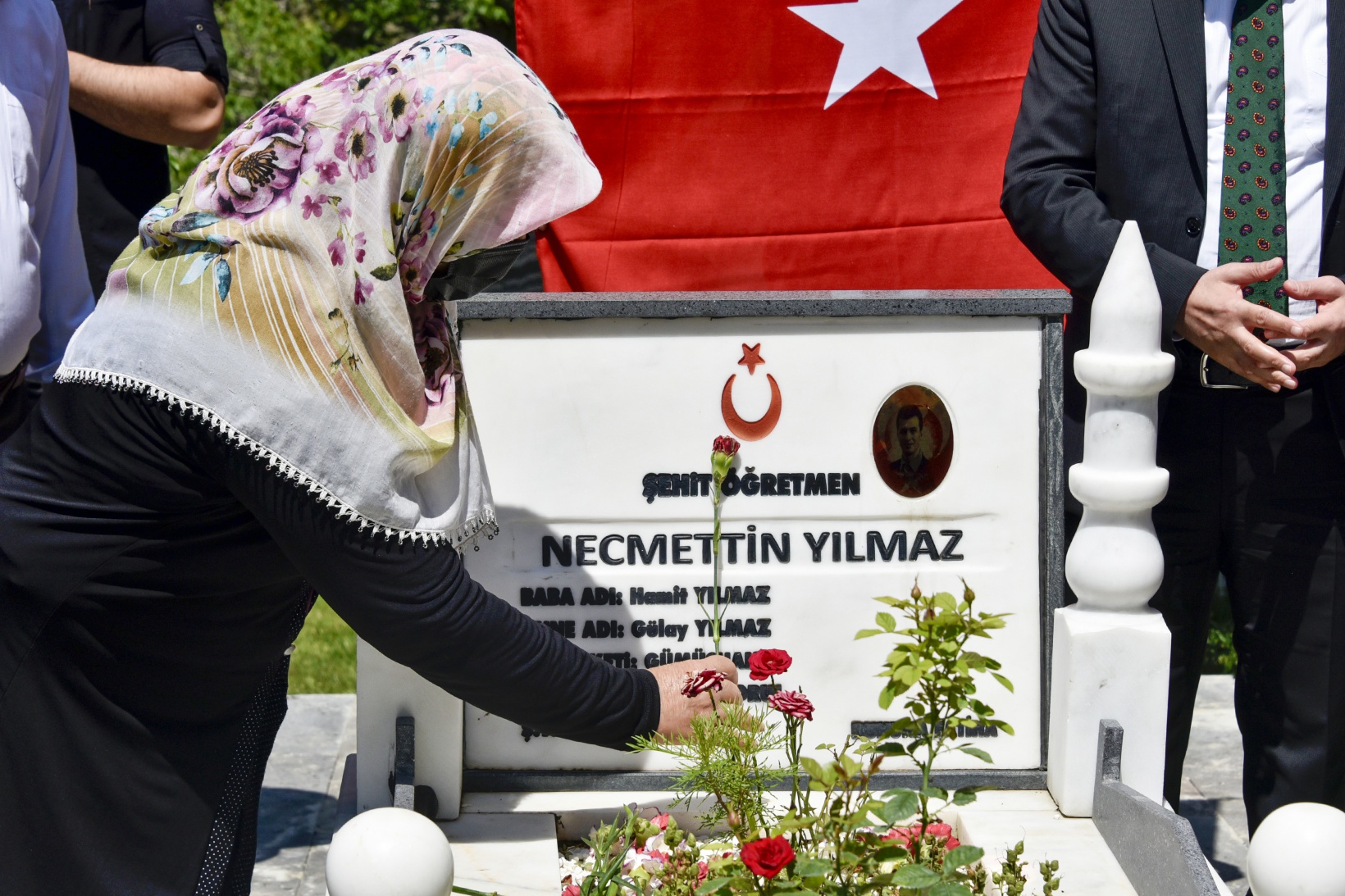 Necmettin Öğretmen şehadetinin 4.yılında kabri başında anıldı 10