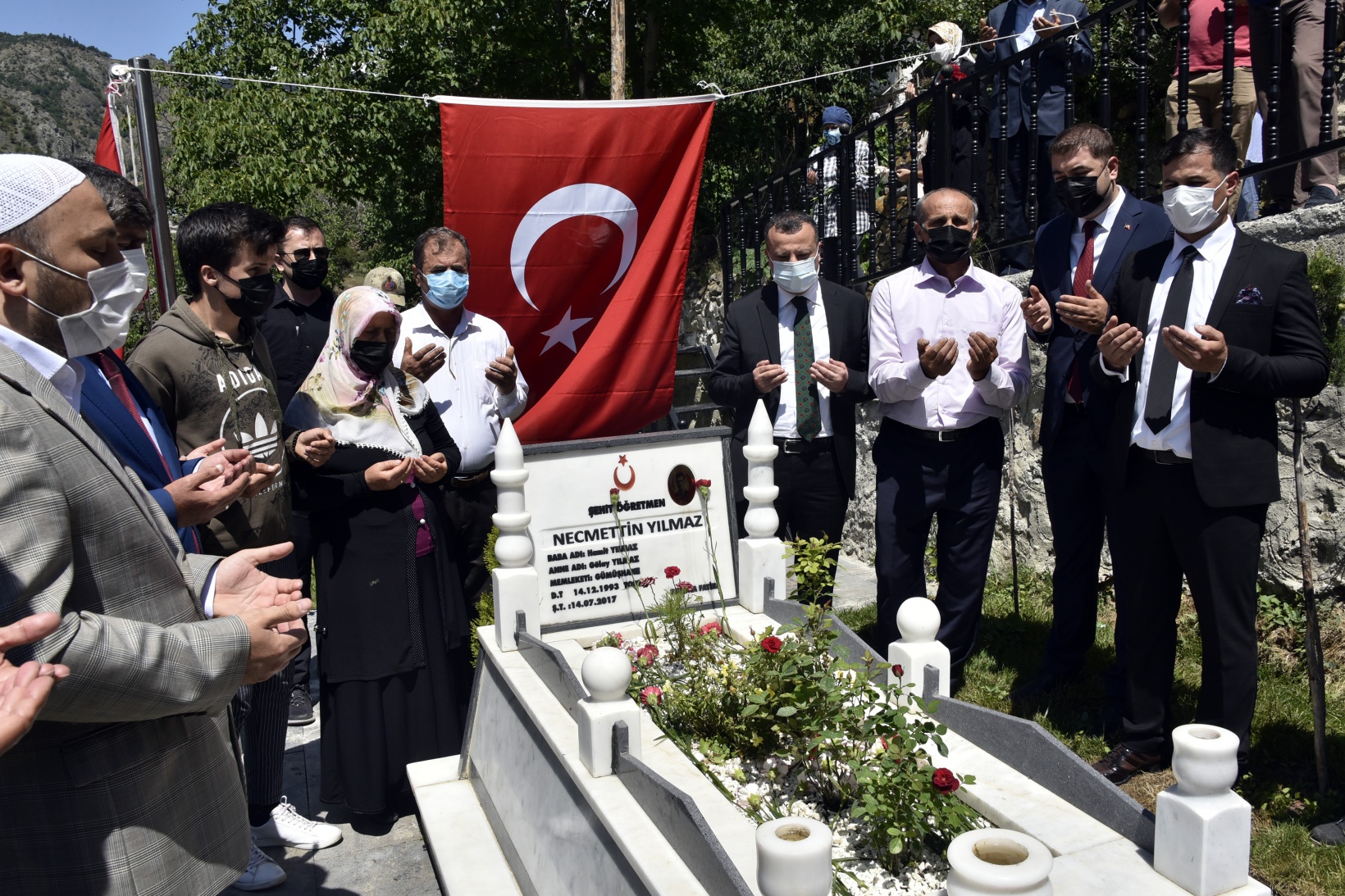Necmettin Öğretmen şehadetinin 4.yılında kabri başında anıldı 4
