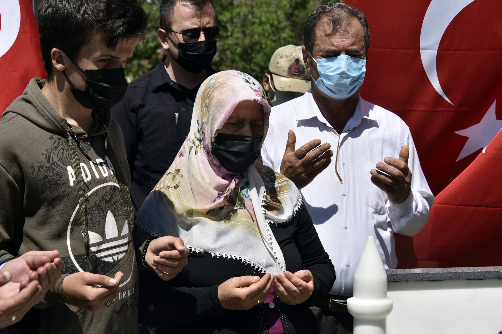 Necmettin Öğretmen şehadetinin 4.yılında kabri başında anıldı 7