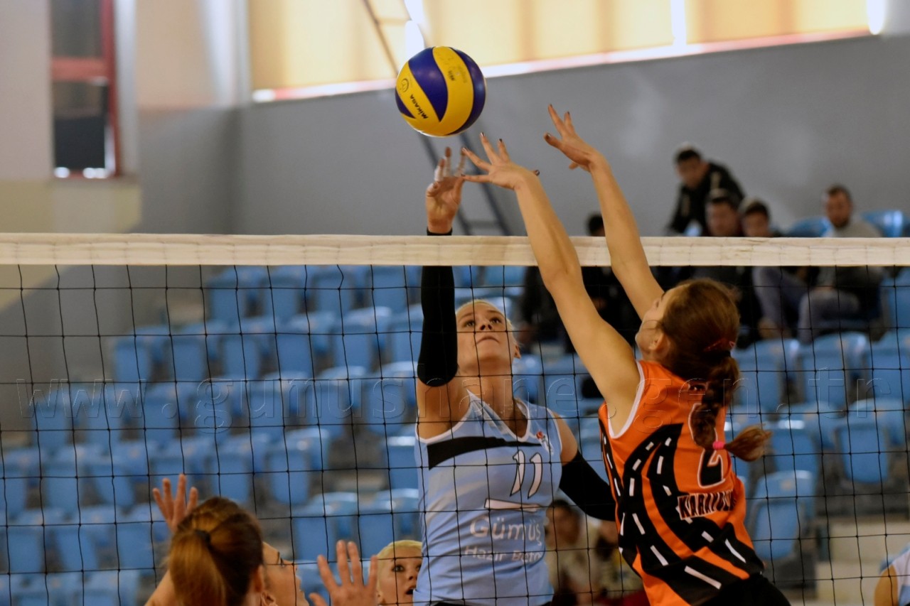 Olmadı kızlar: 2-3 7