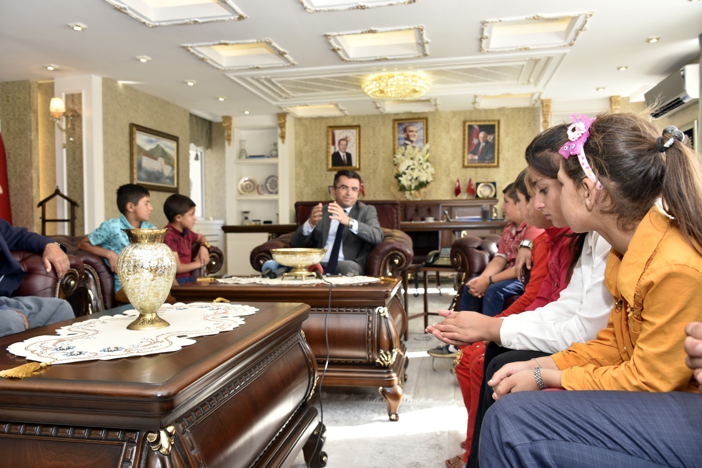 Necmettin Öğretmenin öğrencilerinden Vali Memiş’e ziyaret 2