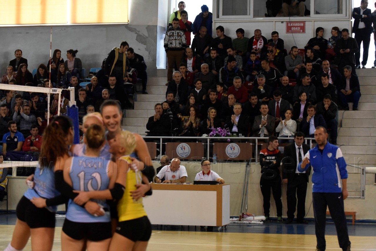 Olmadı kızlar: 2-3 17