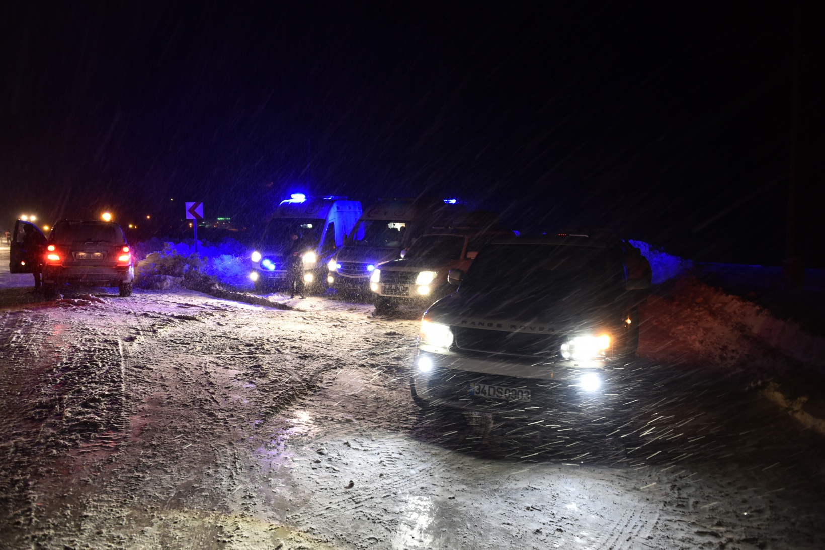 Çığdan zarar gören yolcu minibüsünün şoförü o anları anlattı 20