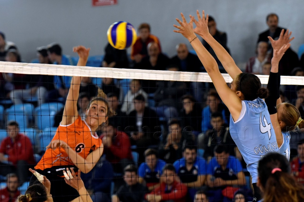 Olmadı kızlar: 2-3 18