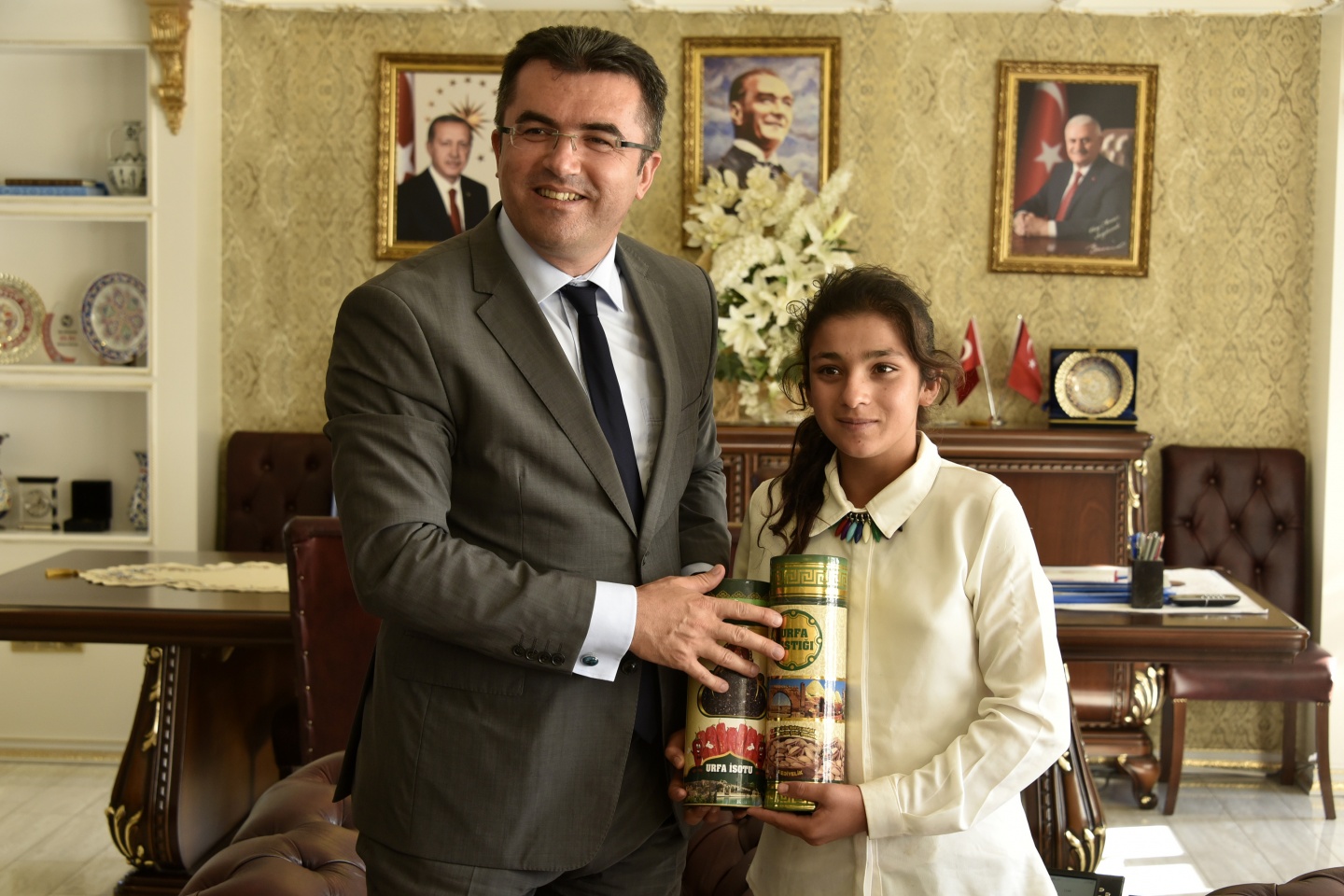 Necmettin Öğretmenin öğrencilerinden Vali Memiş’e ziyaret 10