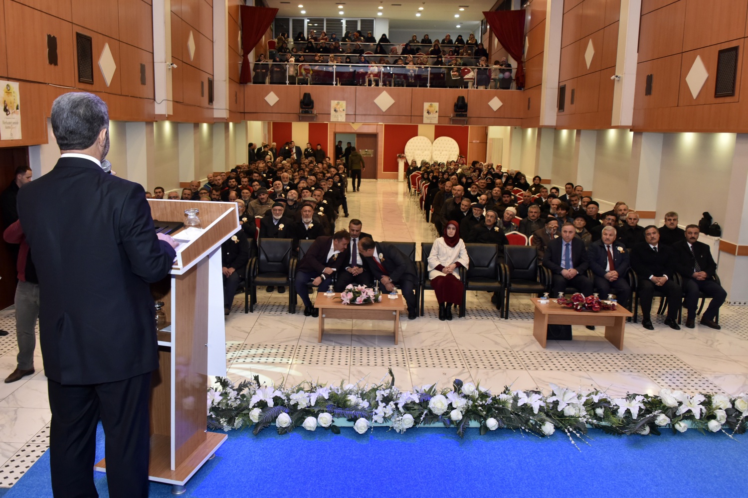 'Her çaresizliğin reçetesi Peygamberimizin sünnetinde' 11