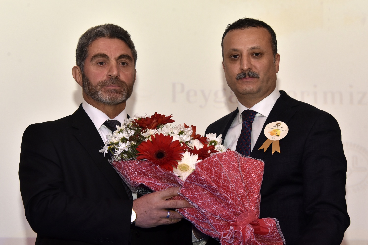 'Her çaresizliğin reçetesi Peygamberimizin sünnetinde' 13