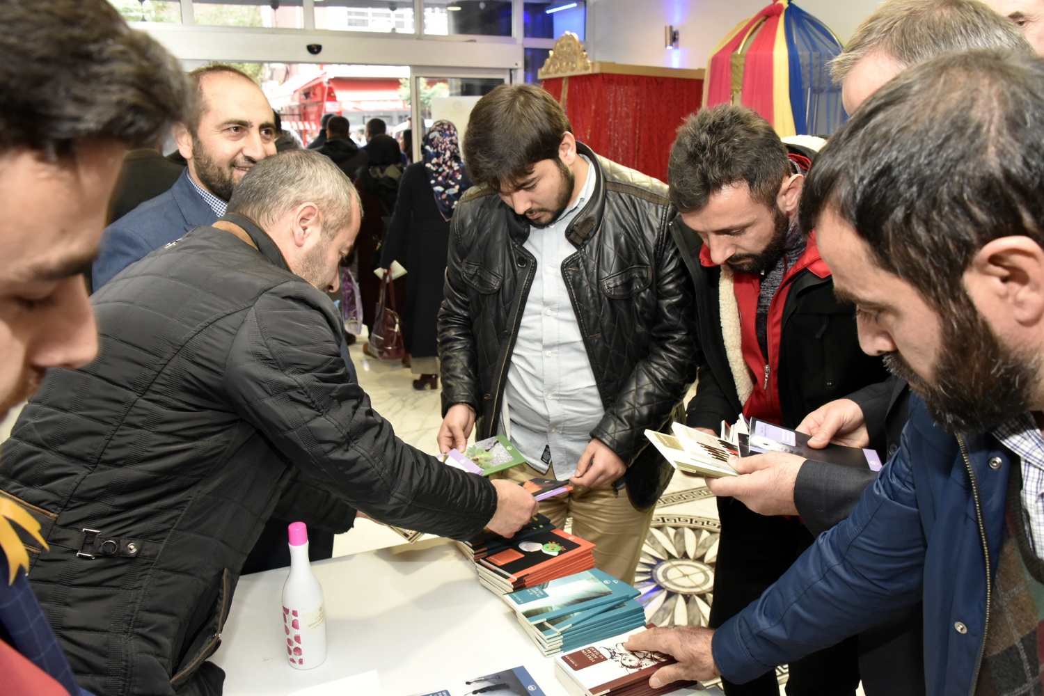 'Her çaresizliğin reçetesi Peygamberimizin sünnetinde' 15