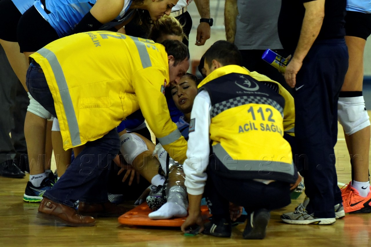 Olmadı kızlar: 2-3 21