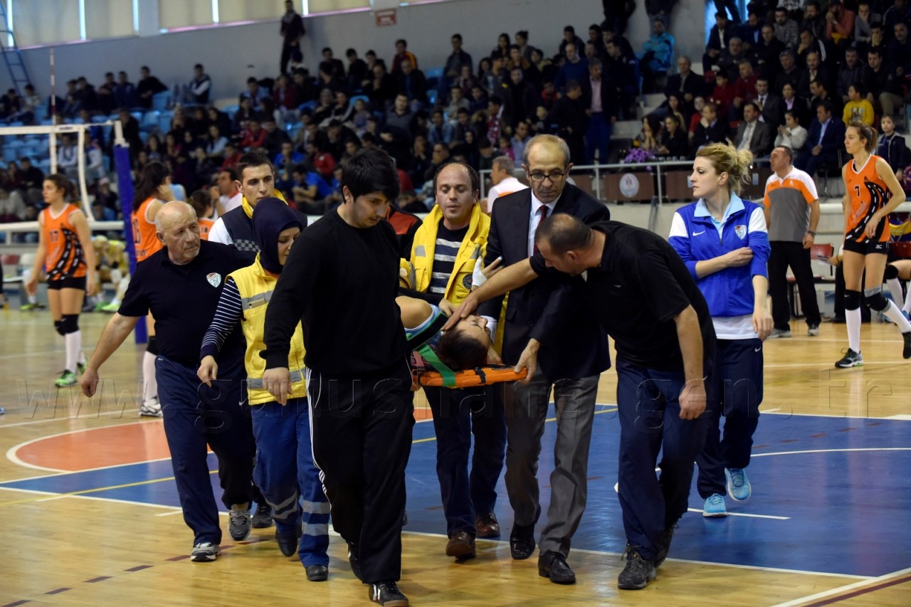 Olmadı kızlar: 2-3 23