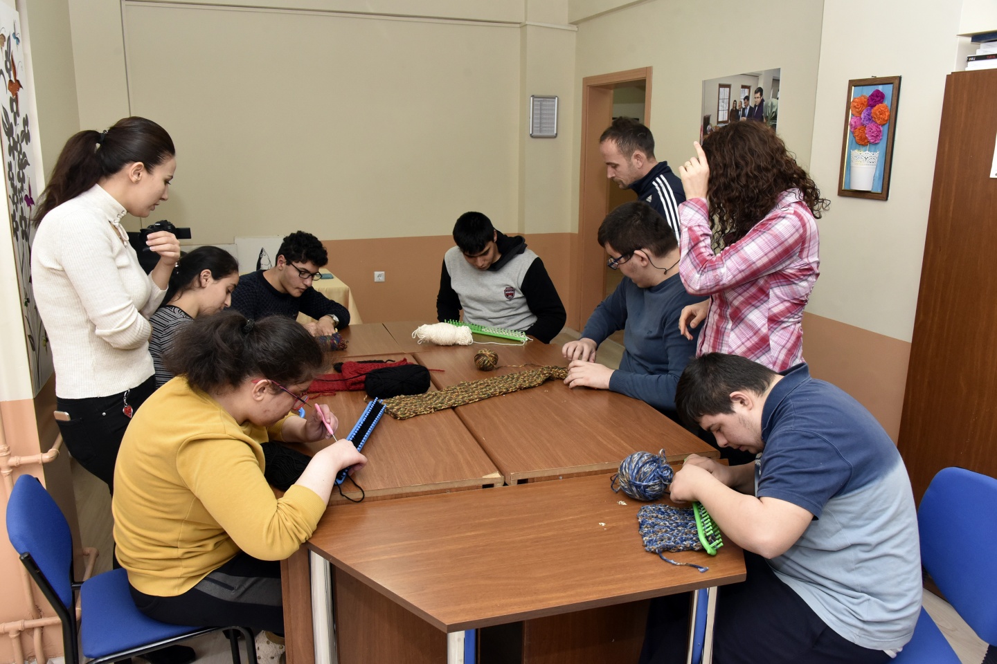 Engellerini örgü örerek aşıyorlar 17