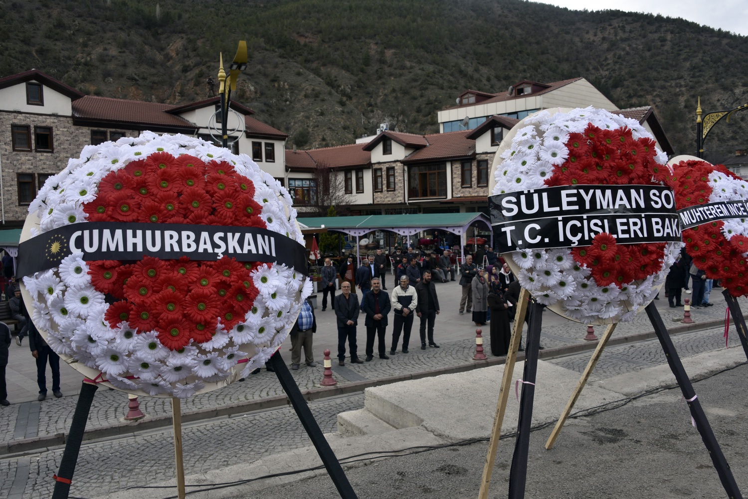 Pehlivan müdür memleketine uğurlandı 16