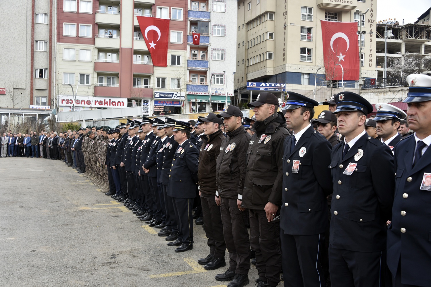 Pehlivan müdür memleketine uğurlandı 19