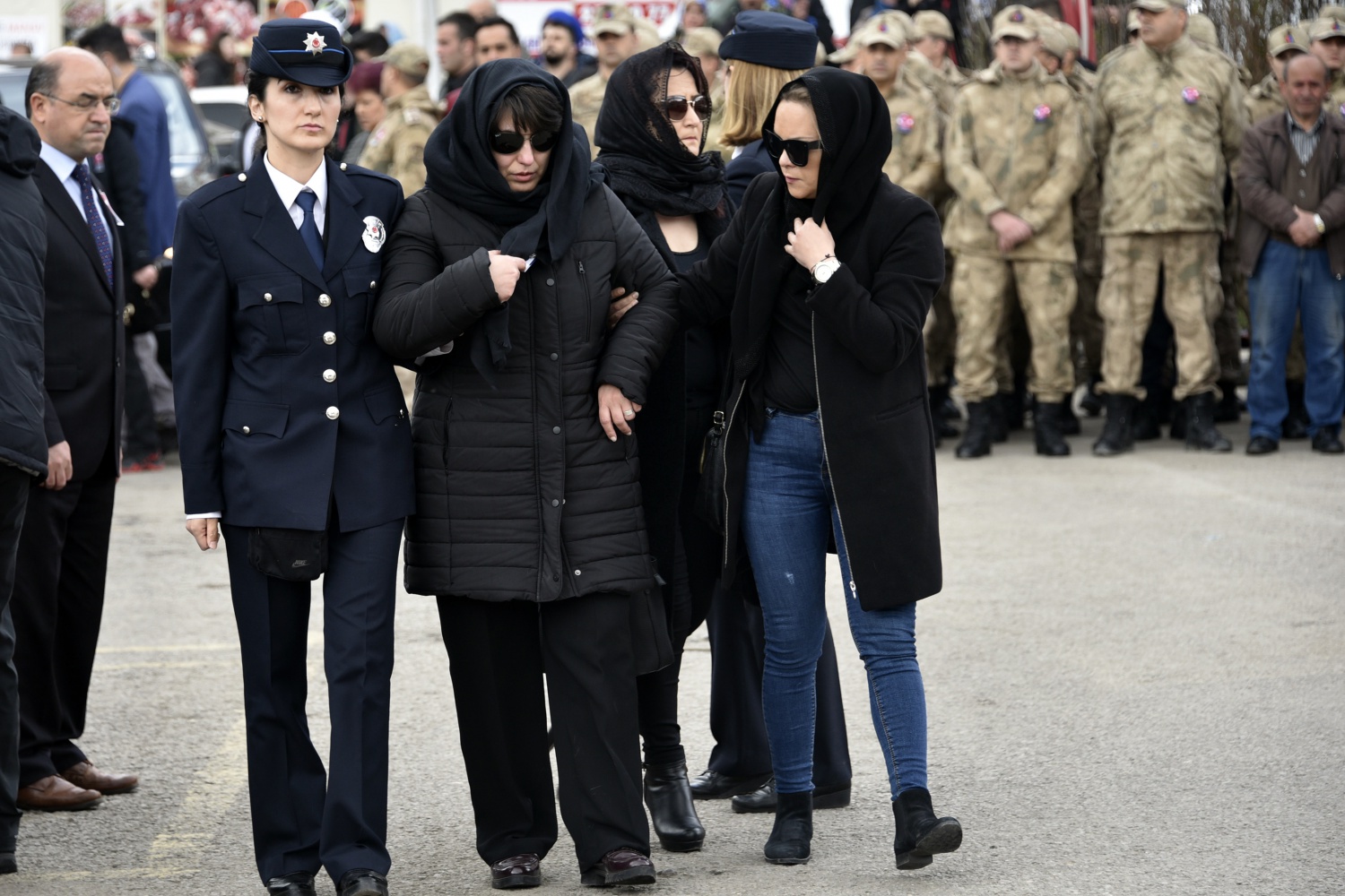 Pehlivan müdür memleketine uğurlandı 18