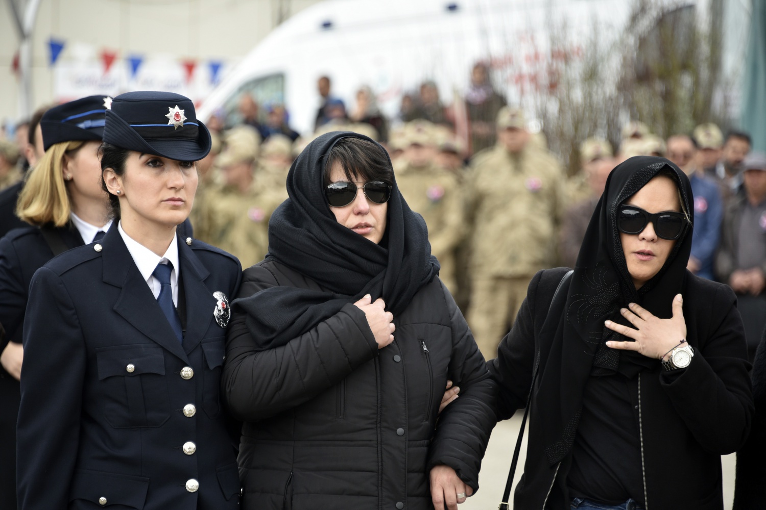Pehlivan müdür memleketine uğurlandı 3