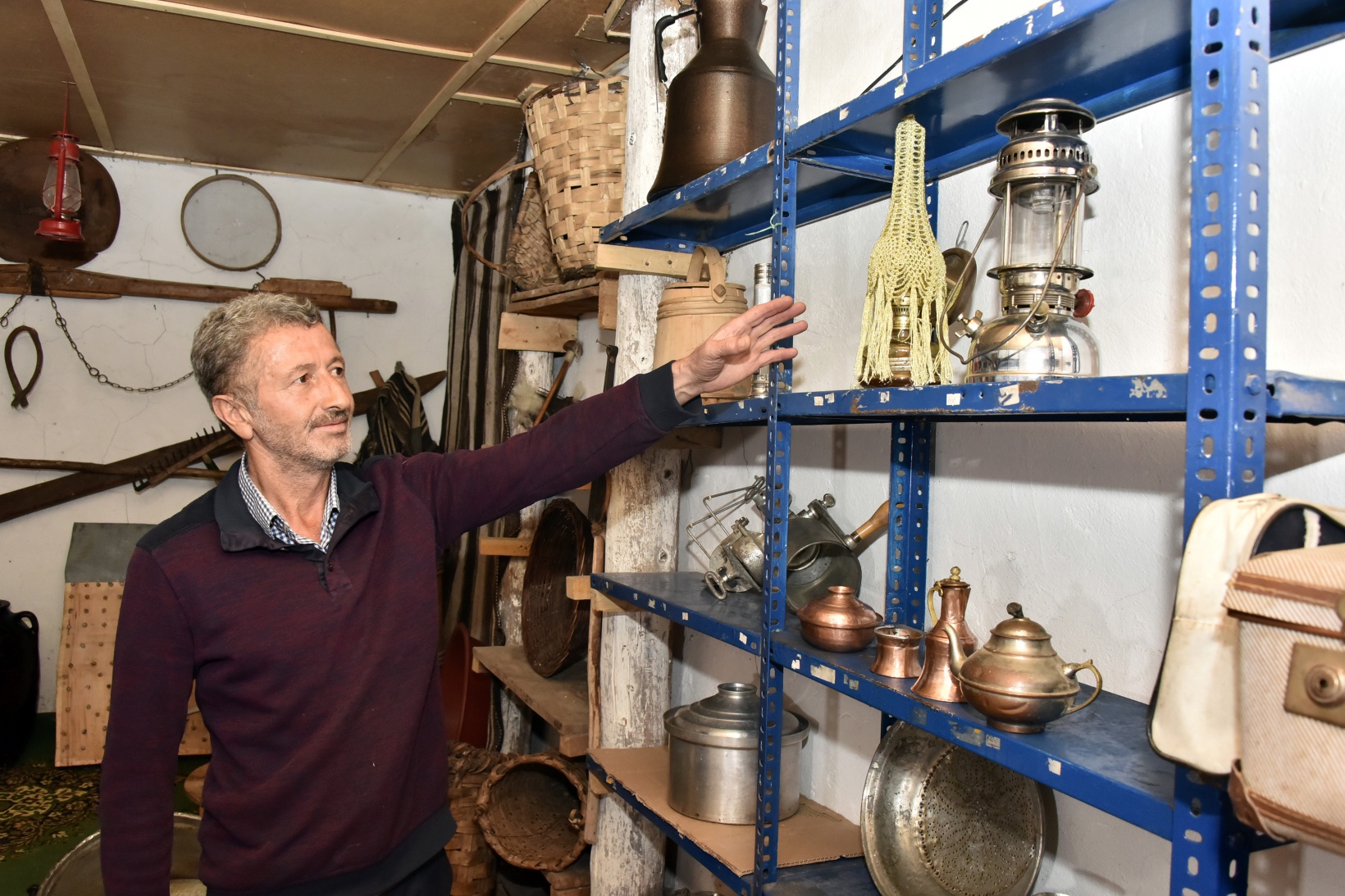 Atmaya kıyamadığı eski eşyalarla köy evini müzeye çevirdi 8