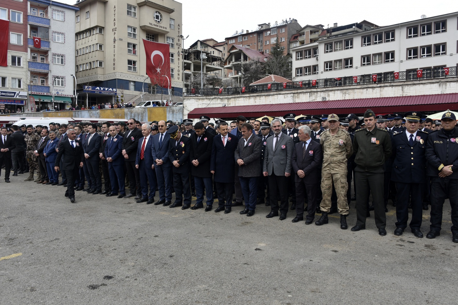 Pehlivan müdür memleketine uğurlandı 44