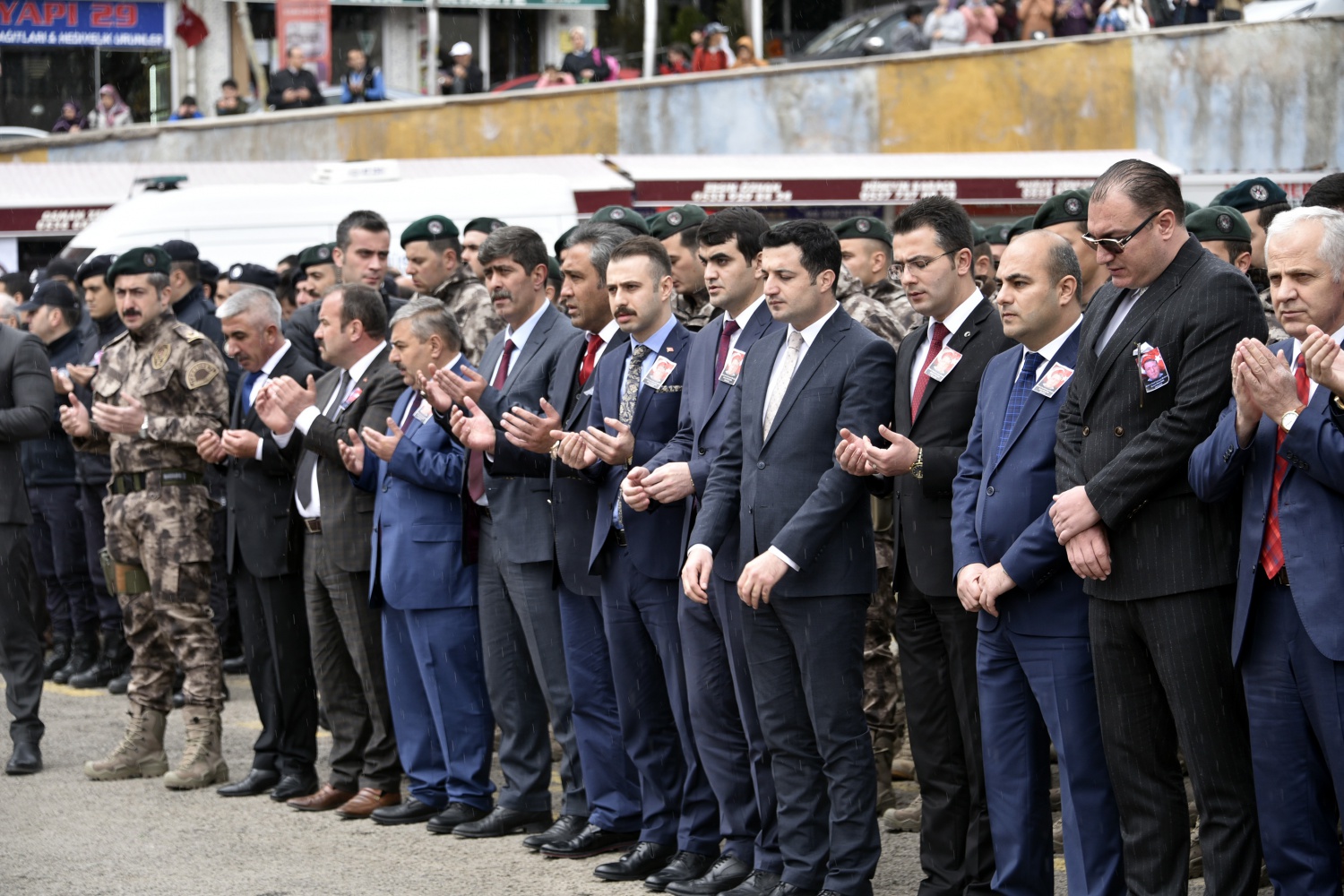 Pehlivan müdür memleketine uğurlandı 37