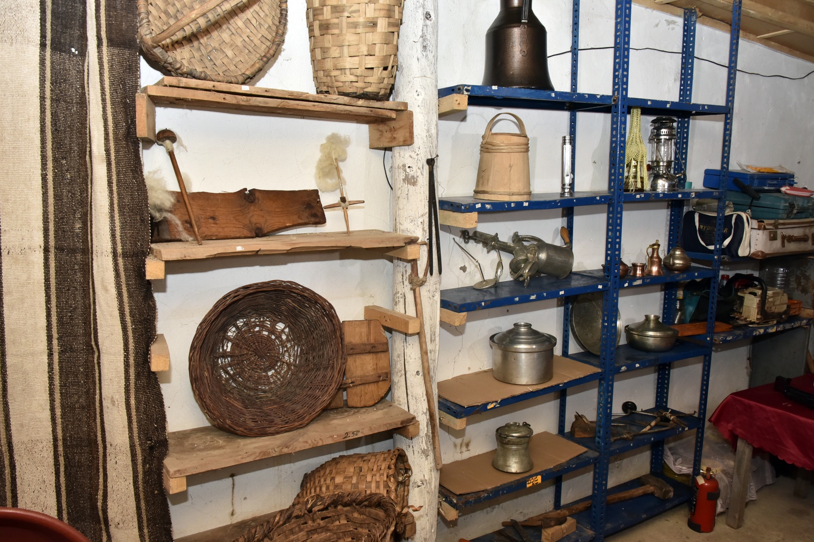 Atmaya kıyamadığı eski eşyalarla köy evini müzeye çevirdi 13