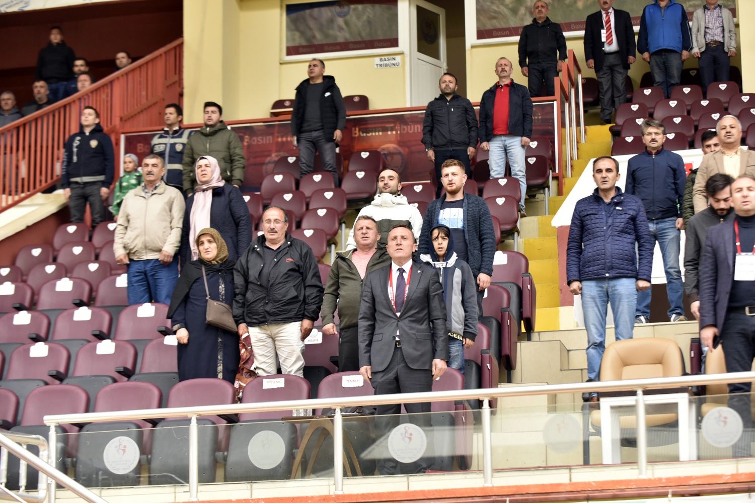 Gümüş evinde 1 puana razı oldu: 1-1 74