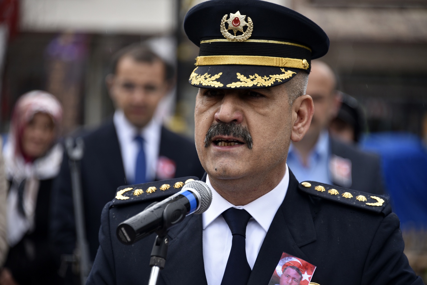 Pehlivan müdür memleketine uğurlandı 4